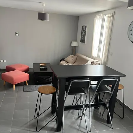 Proche Bordeaux Centre : Petite Maison De +parking スノン